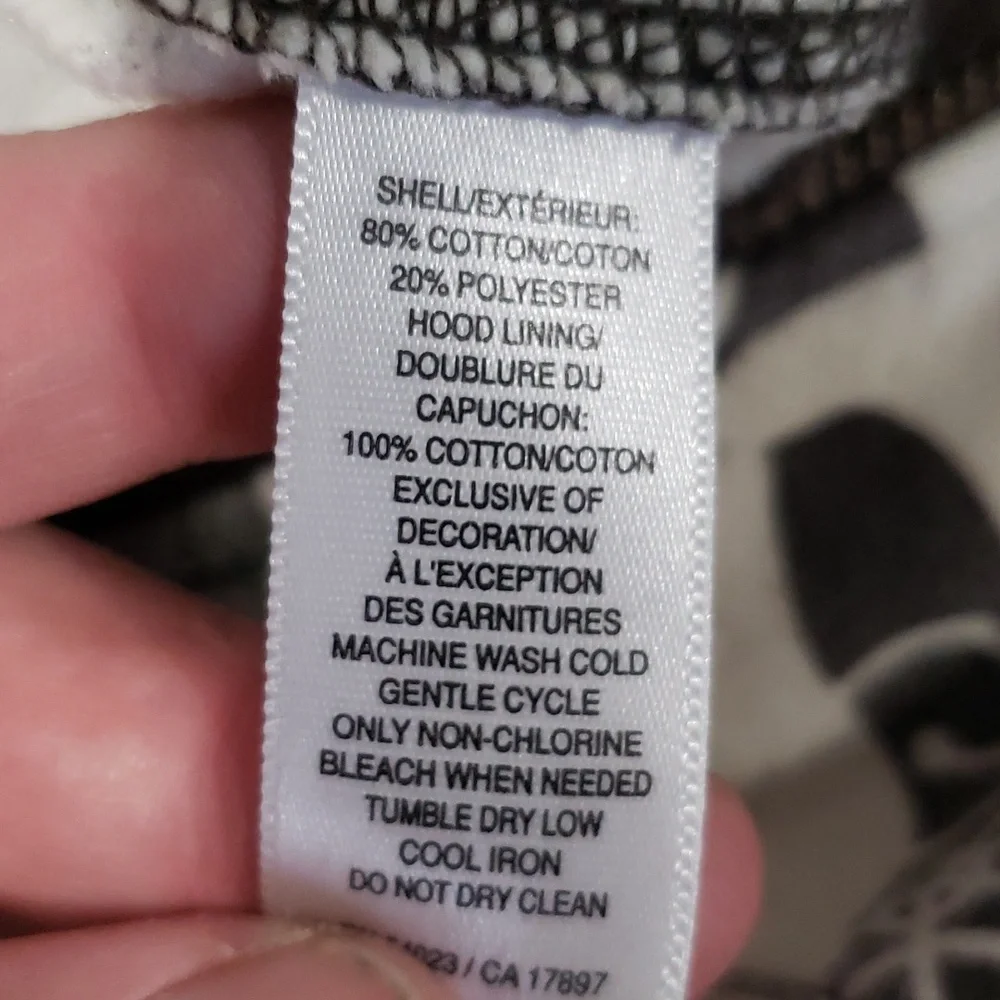 Old navy jacket size 12-18‎ months